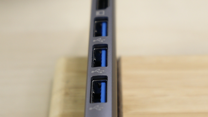 開箱 VAVA 八合一 USB Type C hub 圓潤輕薄中仍有 HDMI 與網路孔