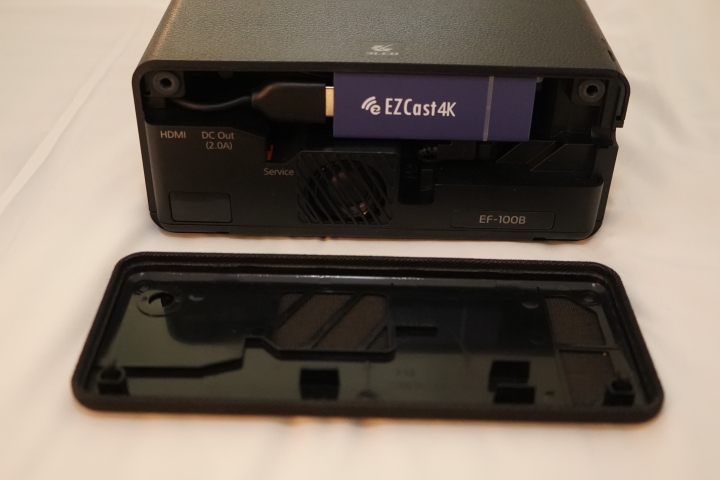 【體驗分享】躺著看/坐著看「Epson EF-100自由視移動光屏」給你目不轉晴的枕投大影院