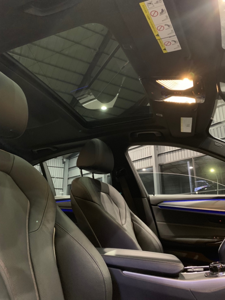 2017 BMW530I XDRIVE 抬頭顯示 電吸門  智慧頭燈