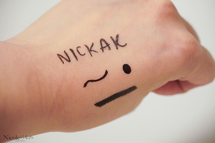 點我看大圖 開架時尚彩妝 NICKA K 妮卡 紐約時尚同步不間斷,雅緻奢華系列顯色唇膏/九色眼影盤 實用度大破表!