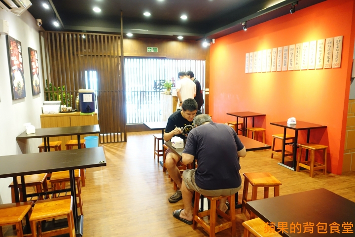 [食記] 台中北區 鬼匠拉麵-北平店 蒜香地獄雪花牛香麻夠勁 超大肋排現點現做 蝦爆了Q彈脆口 小菜多樣新鮮 台中美食