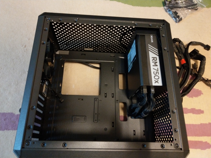 (圖多)酷媽Cooler Master MasterBox Q500L ATX機殼 8.25更新