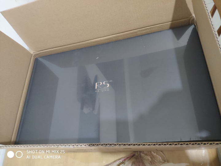 極米 Rs PRO 投影機開箱