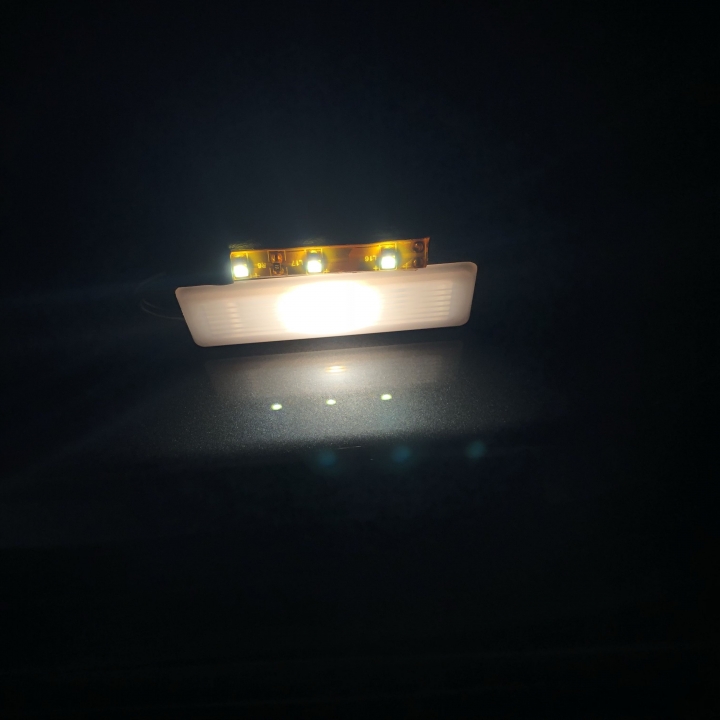 BMW 320i M Sport 超不專業室內燈增亮DIY