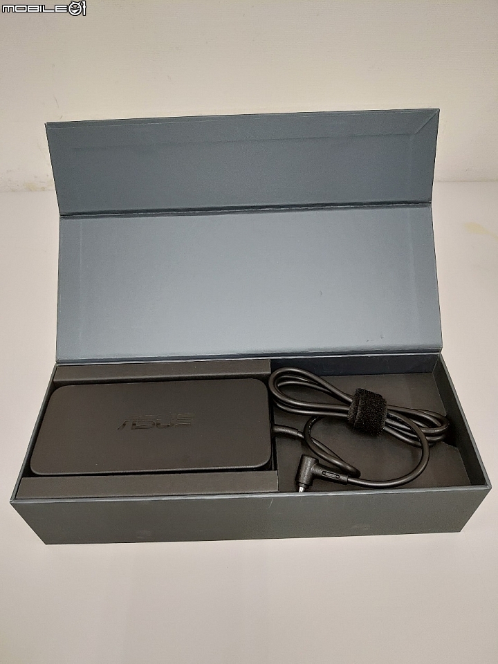 點我看大圖 華碩雙螢幕筆電 ZenBook Pro Duo UX581開箱