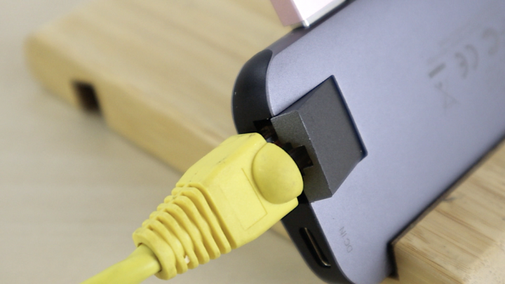 開箱 VAVA 八合一 USB Type C hub 圓潤輕薄中仍有 HDMI 與網路孔