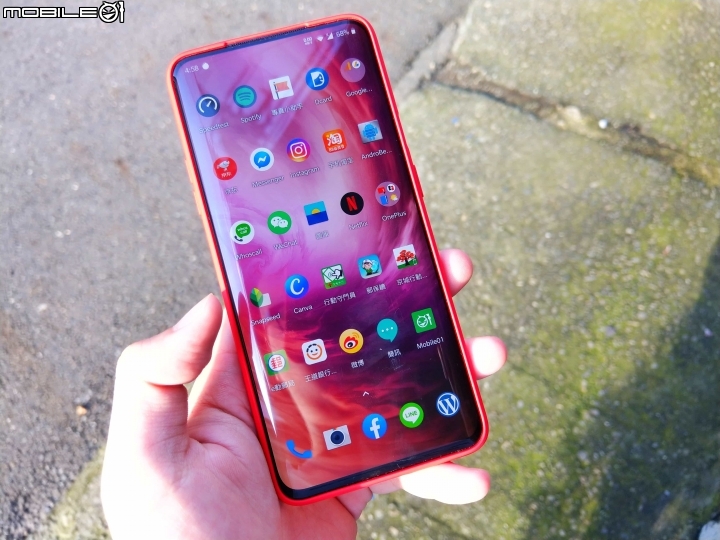 OnePlus 7 Pro 深入開箱 - PhoneArena 推薦購買手機首選，各方面最均衡手機！