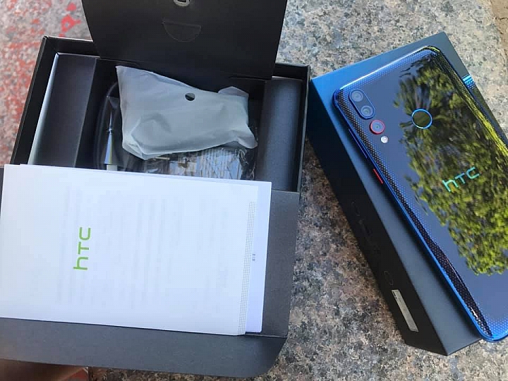 藍色Desire 19+ 新機孝親我買單