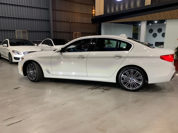 2017 BMW530I XDRIVE 抬頭顯示 電吸門  智慧頭燈