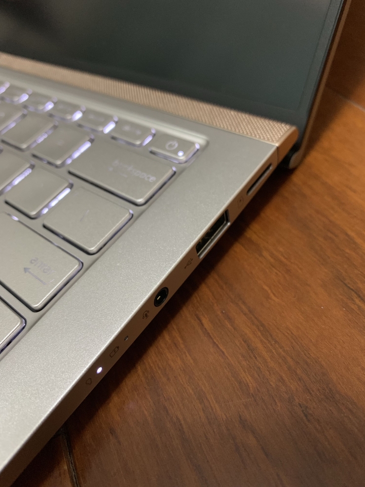 Asus zenbook UX433F