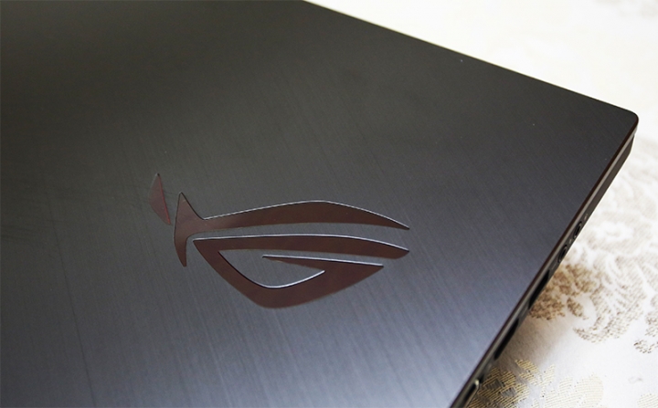 ROG西風M GU502入荷