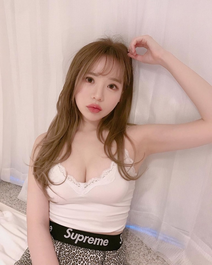 大家早.看正妹了