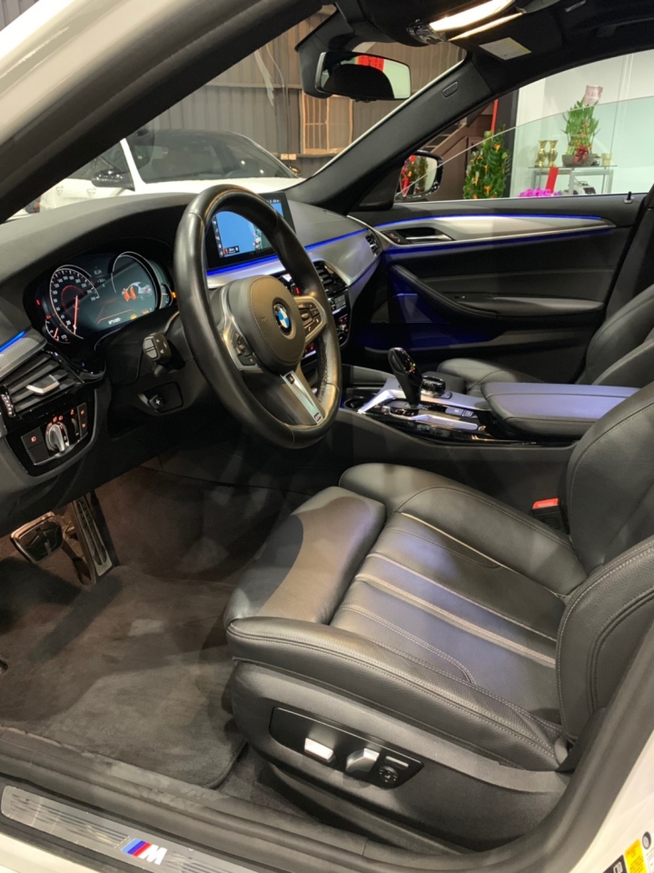 2017 BMW530I XDRIVE 抬頭顯示 電吸門  智慧頭燈