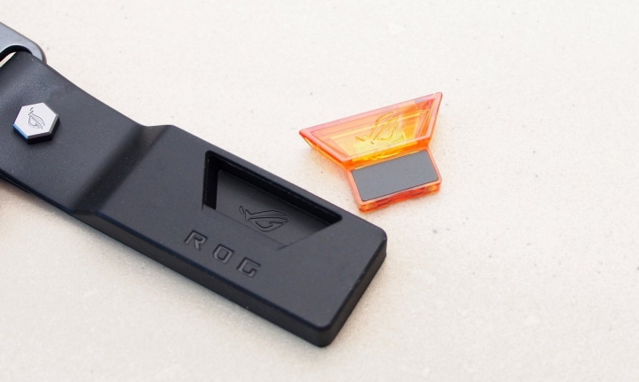 行動軍火庫 ASUS ROG STRIX SCAR III 電競筆電