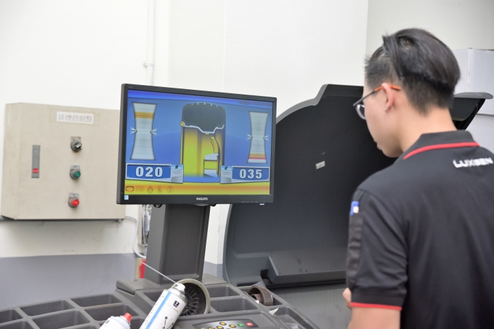 U5青曜黃_換鞋篇