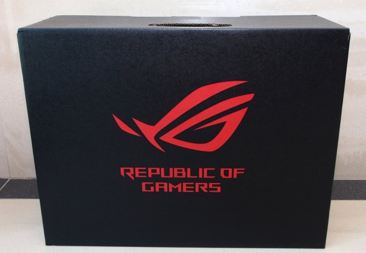 行動軍火庫 ASUS ROG STRIX SCAR III 電競筆電