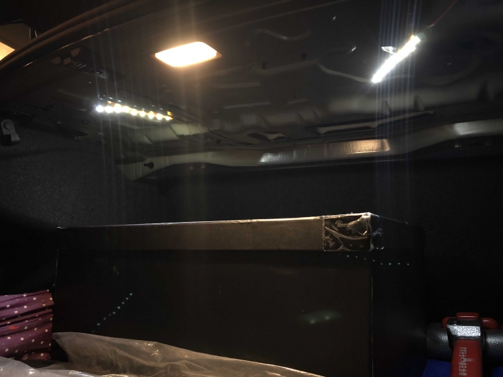 BMW 320i M Sport 超不專業室內燈增亮DIY