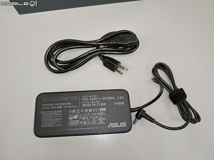 點我看大圖 華碩雙螢幕筆電 ZenBook Pro Duo UX581開箱