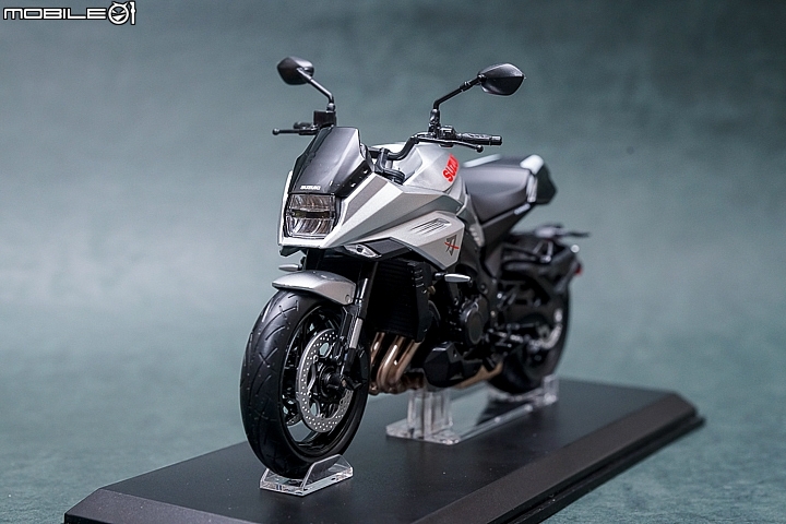 【開箱】SUZUKI 現代武士刀 KATANA 參上！1/12  Aoshima 青島文化教材社組裝完成品開箱！