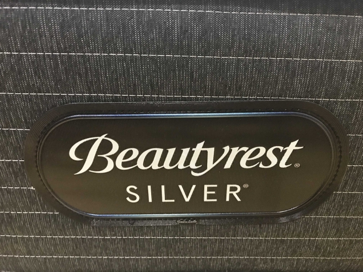 開箱文-美國席夢思Beautyrest silver 特大雙人床，推薦得利購海運代購