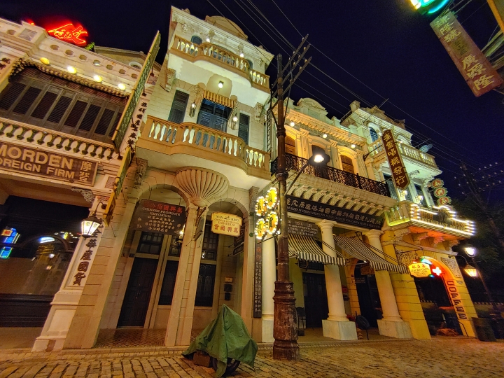 帶著你的【G8】s出去..絕對不會丟臉..︿︿馮小剛電影公社