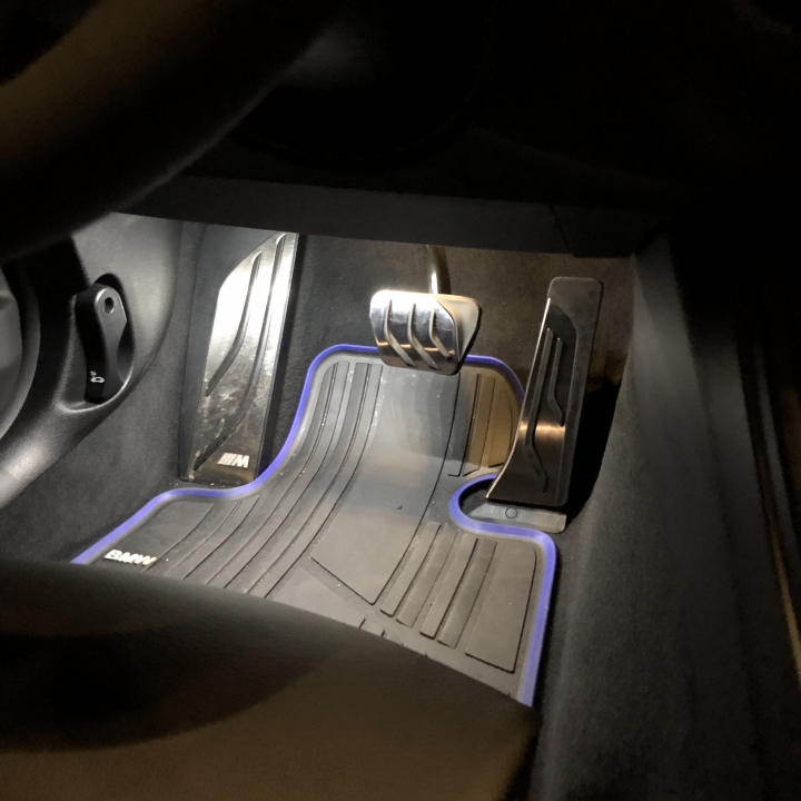 BMW 320i M Sport 超不專業室內燈增亮DIY
