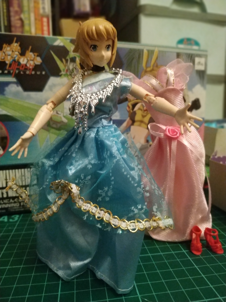 和女兒一起玩鋼彈