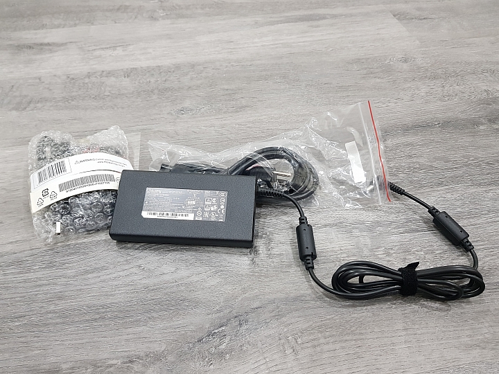 【小宅開箱】MSI GS75 Stealth 9SD 輕薄大型遊戲筆電，不犧牲效能