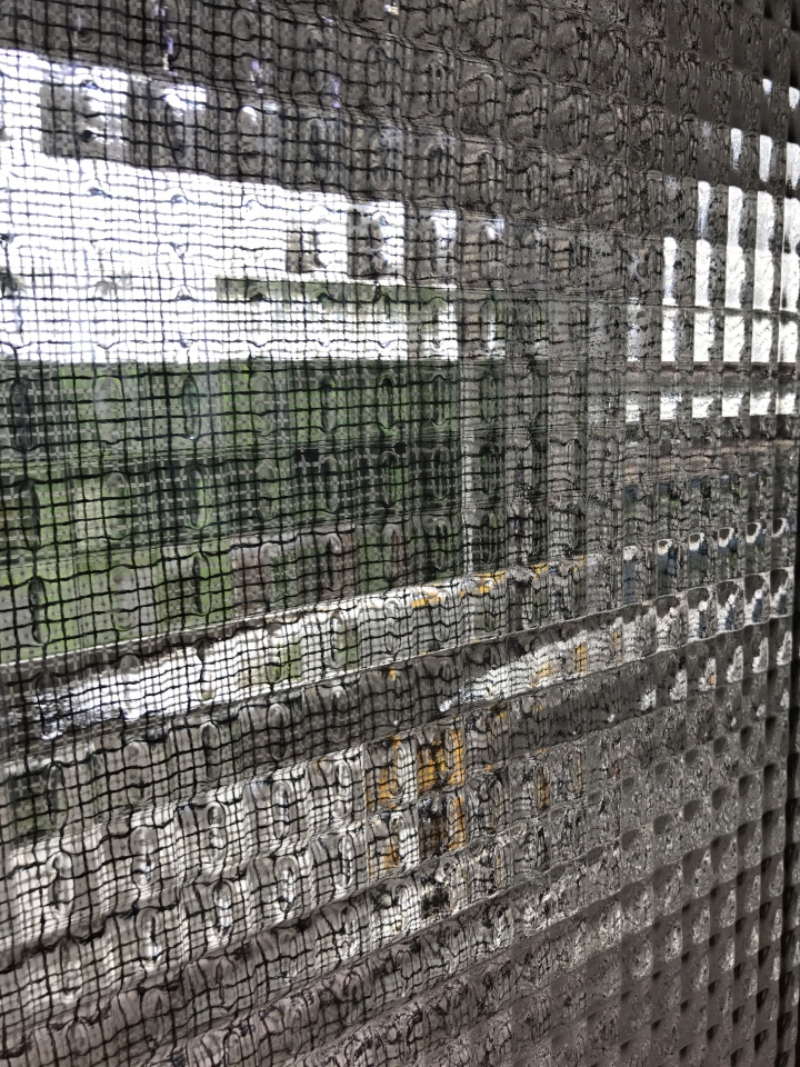 鋁箔中貼在窗戶上防曬的結果