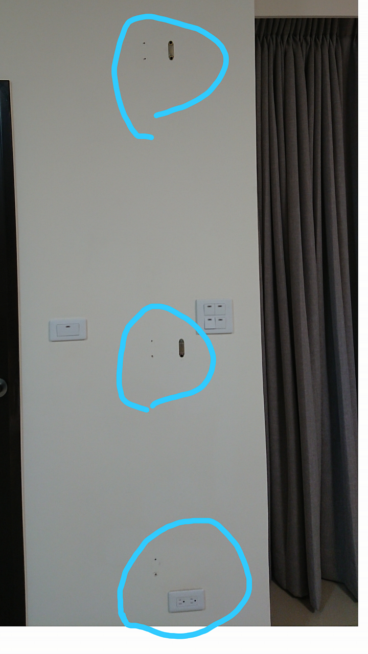 鑽孔在插坐上方位置問題，這樣是鑽到電線嗎？