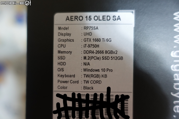 技嘉 AERO 15 OLED 怎麼不專業怎麼來開箱文