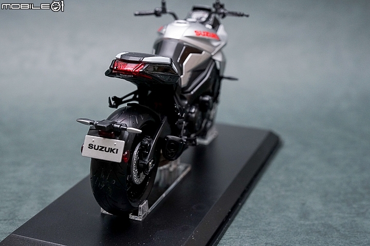【開箱】SUZUKI 現代武士刀 KATANA 參上！1/12  Aoshima 青島文化教材社組裝完成品開箱！