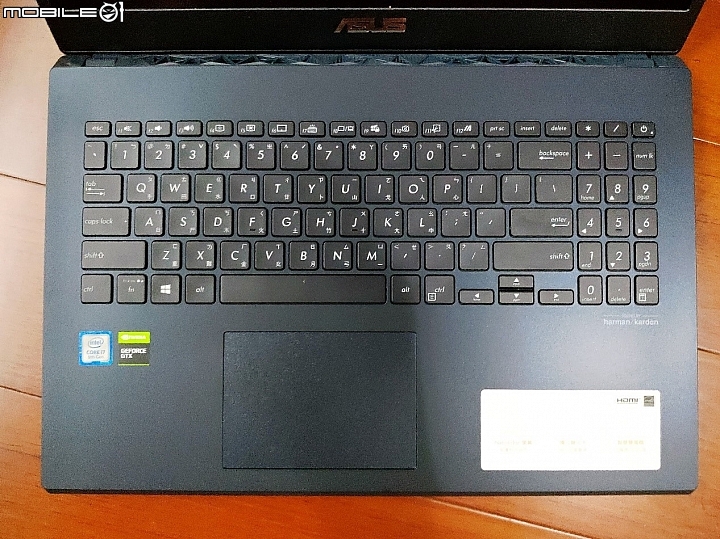 點我看大圖 窄邊框類電競筆電ASUS X571星夜黑開箱