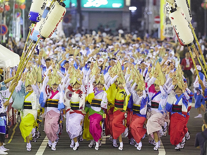 日本夏日祭典⑱「大家來跳舞，一起度過炎熱的夏季」