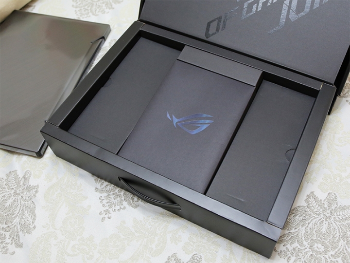 ROG西風M GU502入荷