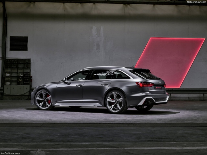2020 AUDI RS6 avant