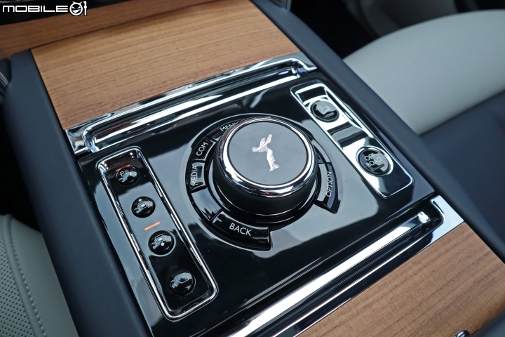 Rolls-Royce Cullinan試駕,超越想像力的SUV之王!