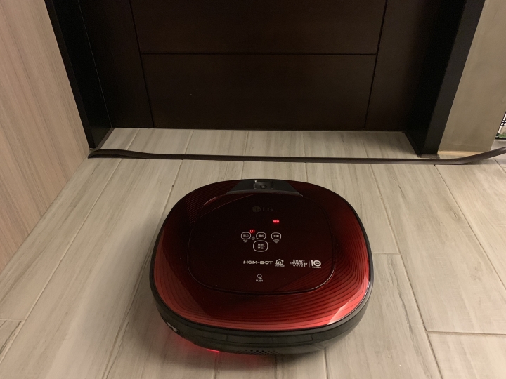 居家清潔小幫手，LG wifi濕拖板掃地機器人使用分享
