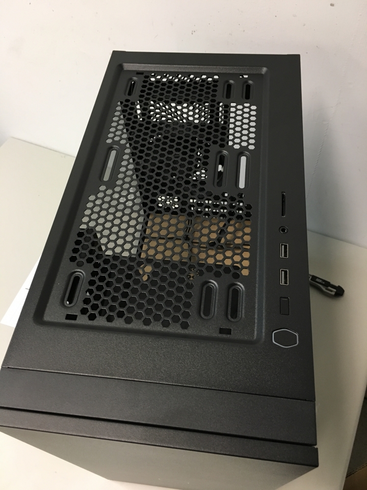 [開箱] 酷媽 Silencio s400靜音側透機殼開箱