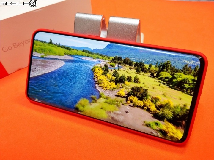 OnePlus 7 Pro 深入開箱 - PhoneArena 推薦購買手機首選，各方面最均衡手機！