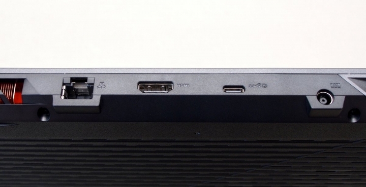 行動軍火庫 ASUS ROG STRIX SCAR III 電競筆電