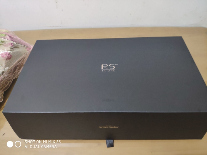 極米 Rs PRO 投影機開箱