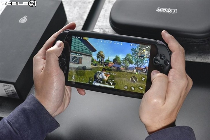 MOQI I7s 介紹測試 一體式的自帶手把手機 吃雞利器