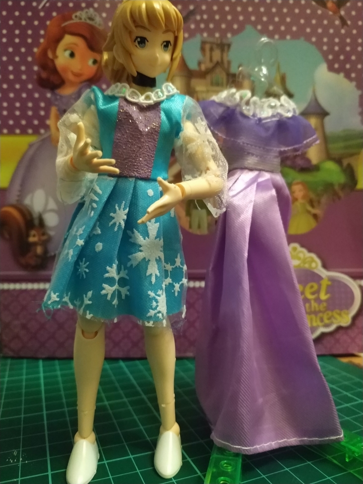 和女兒一起玩鋼彈