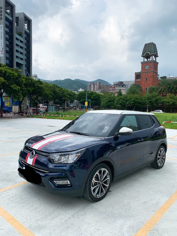 自己的車自己貼 ! DIY車貼初體驗