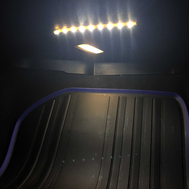 BMW 320i M Sport 超不專業室內燈增亮DIY