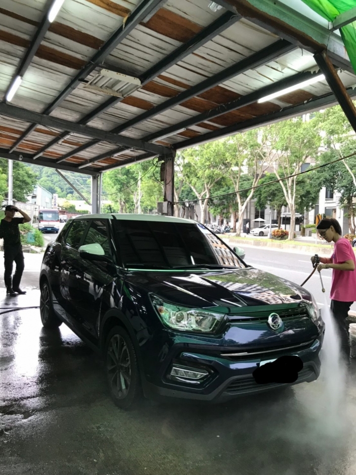 自己的車自己貼 ! DIY車貼初體驗