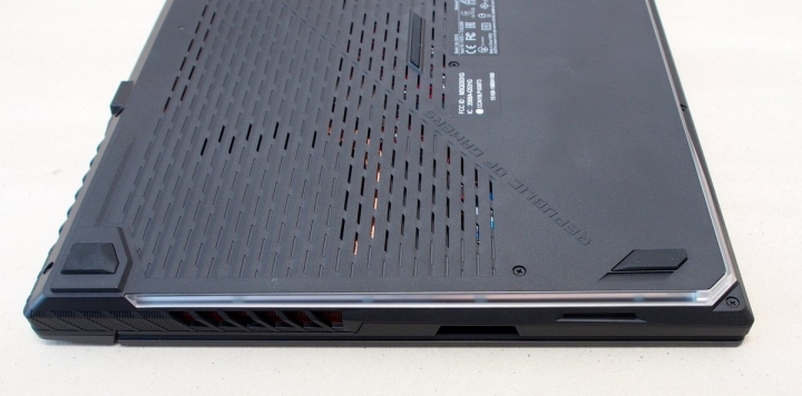 行動軍火庫 ASUS ROG STRIX SCAR III 電競筆電