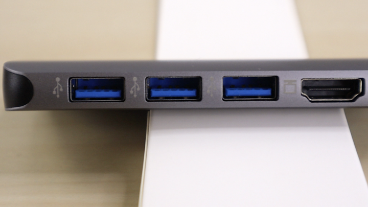 開箱 VAVA 八合一 USB Type C hub 圓潤輕薄中仍有 HDMI 與網路孔