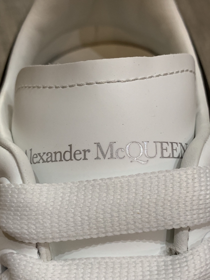 「開箱」Alexander McQUEEN 黑白運動鞋